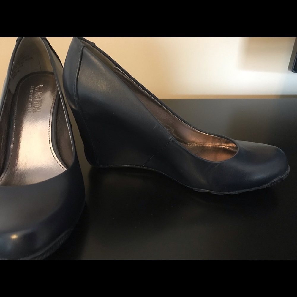 Reaction Kenneth Cole, Dark Navy wedge, size 5.5